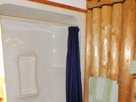 ivanhoe lake log suites 1-4 shower