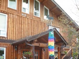 river inn and restaurant entrance